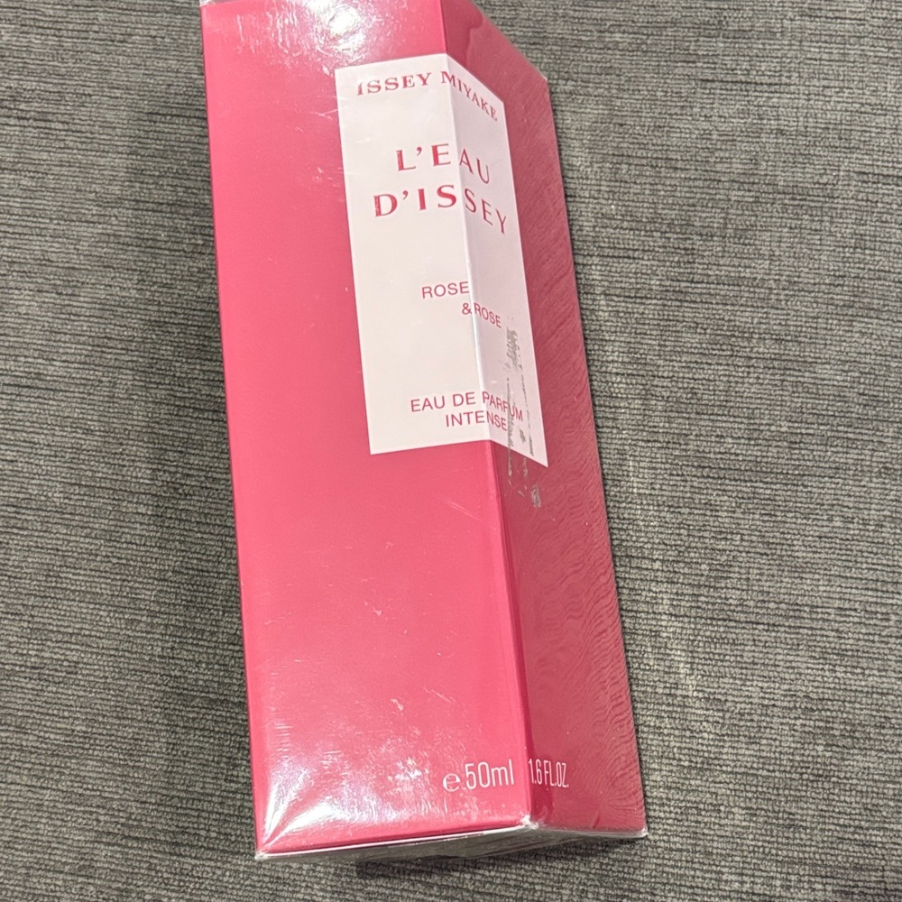 Issey Miyake Rose & Rose Intense new in box